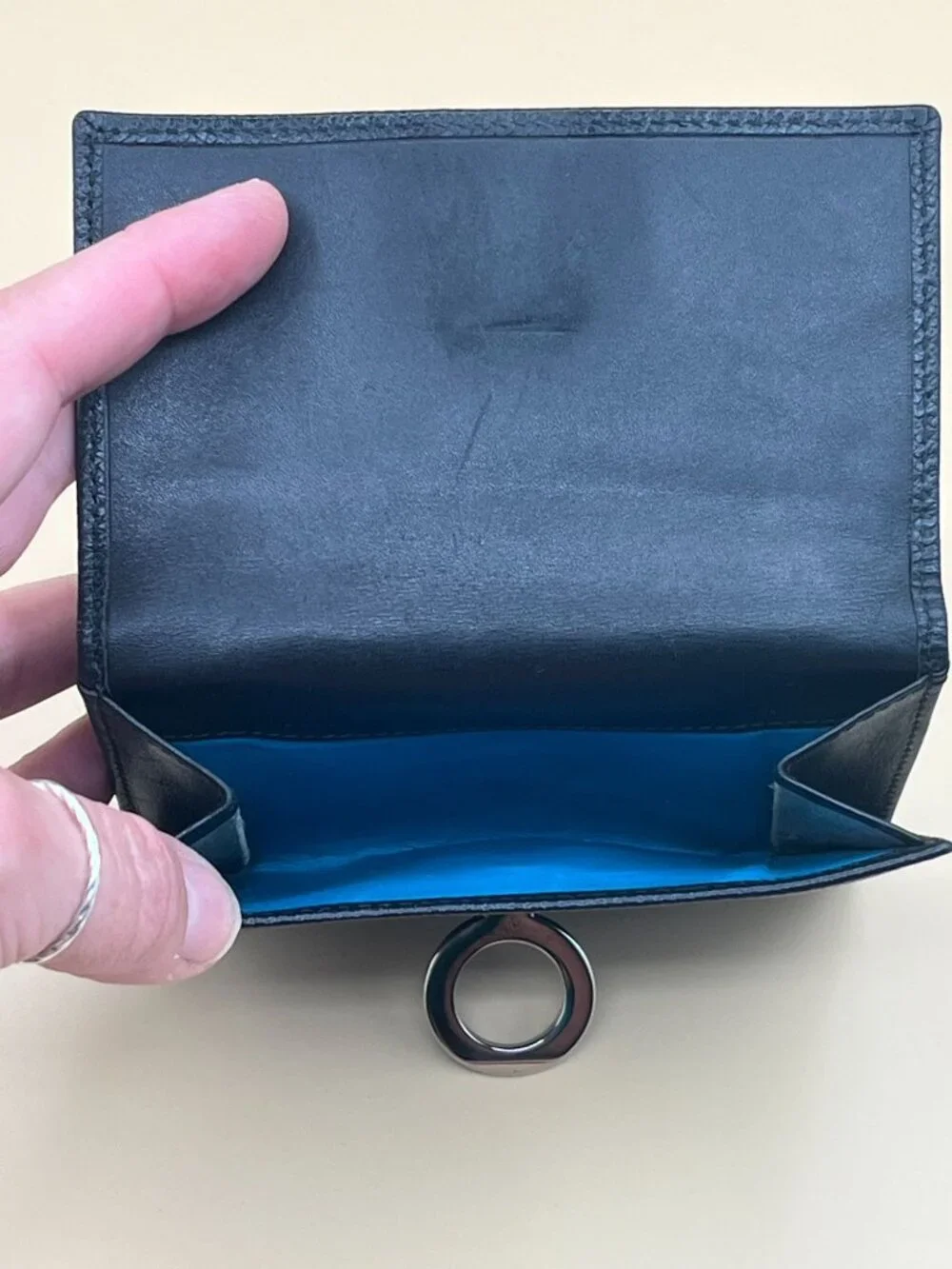BVLGARI BVLGARI Black Grained Leather Compact Bifold Wallet Silver Ring Clasp